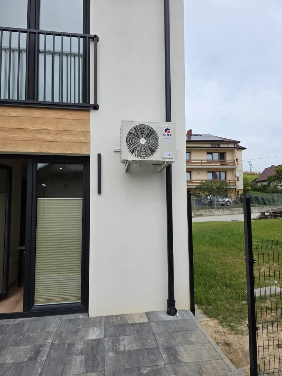 Detal wykonanej instalacji klimatyzacji